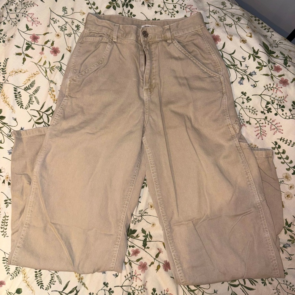 Garage Women’s Beige High Rise Cargo Pants